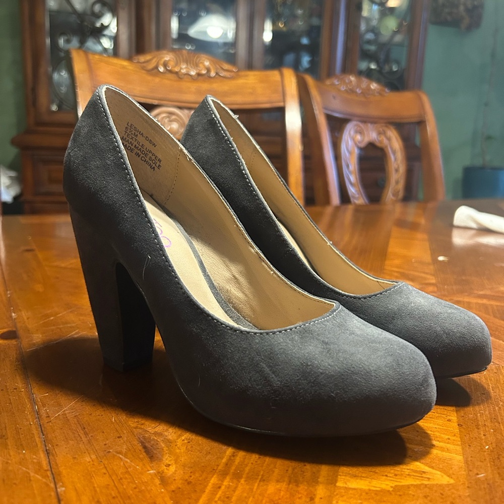 Elegant Gray Women's Pumps